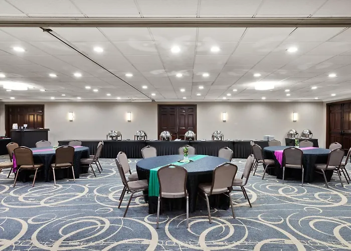 Hotel Chicago Oakbrook By Ihg 3*