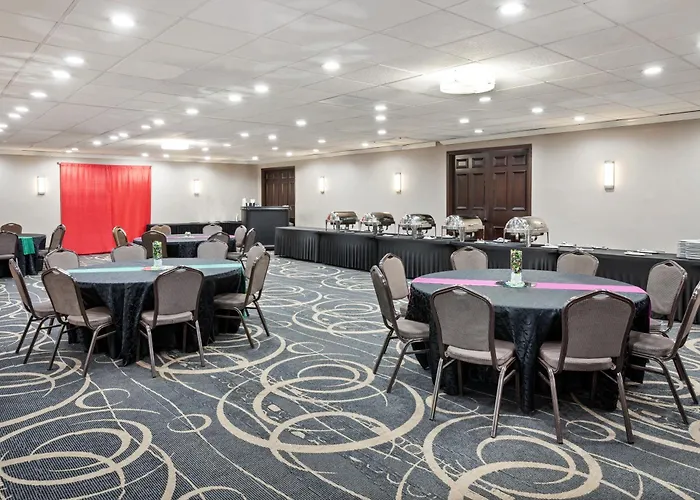 Hotel Chicago Oakbrook By Ihg 3*