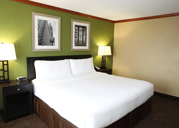Chicago Oakbrook By Ihg 3*